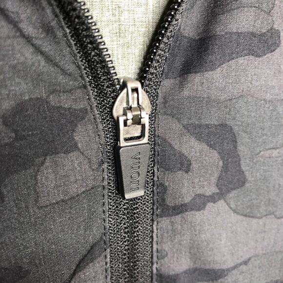 Vuori Outdoor Trainer Shell black gray camo zip front hooded jacket size Small - Picture 6 of 16